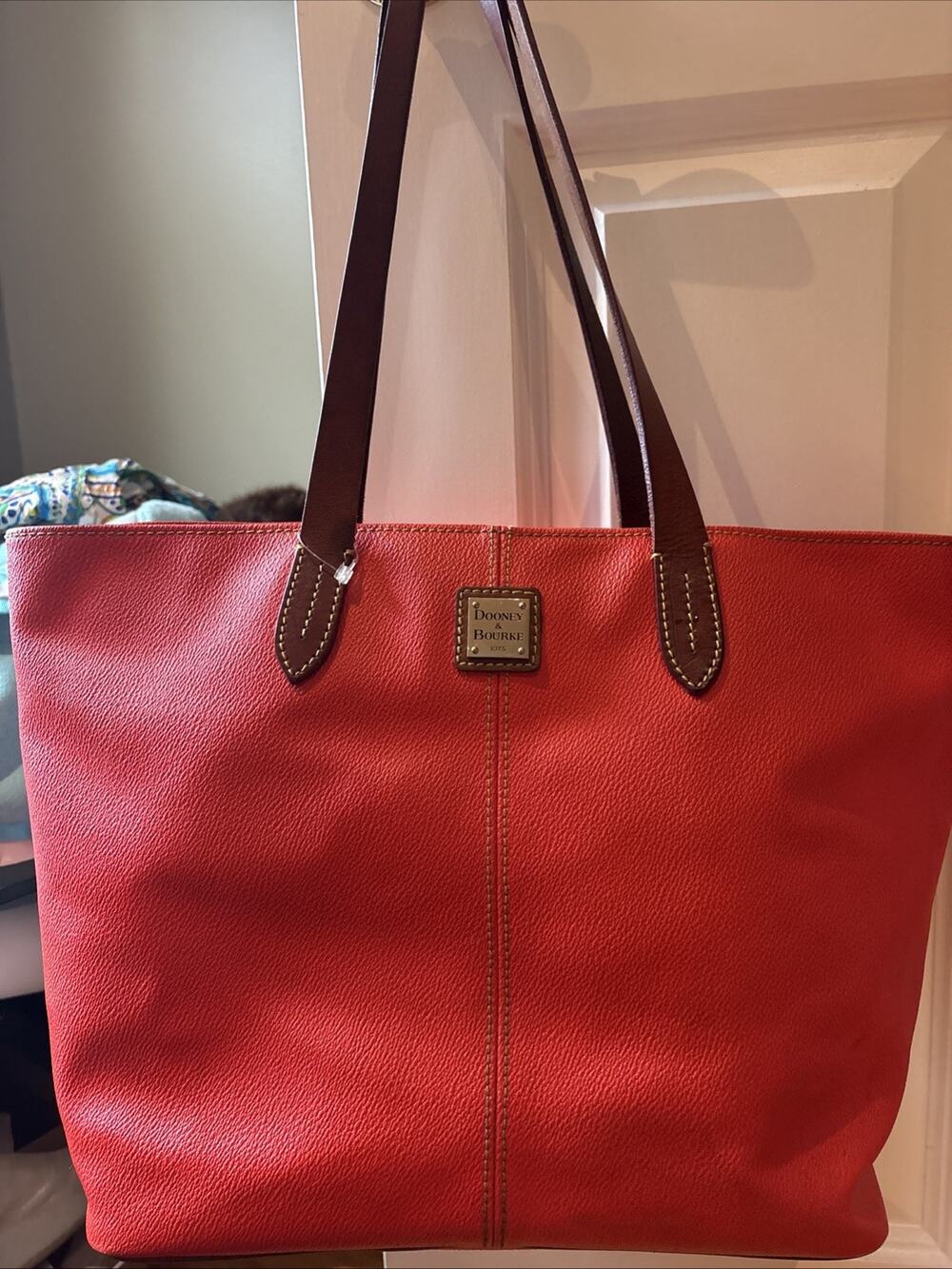 DOONEY & BOURKE “LEXINGTON” RED PEBBLED LEATHER SHOPPER TOTE HANDBAG Large 2 Han